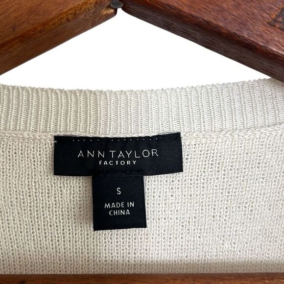Ann Taylor Factory Blouson Eyelet Sleeve Pullover Sweater White Size Small - Picture 5 of 7